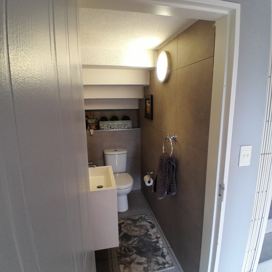 4 Bedroom Property for Sale in Cashan North West